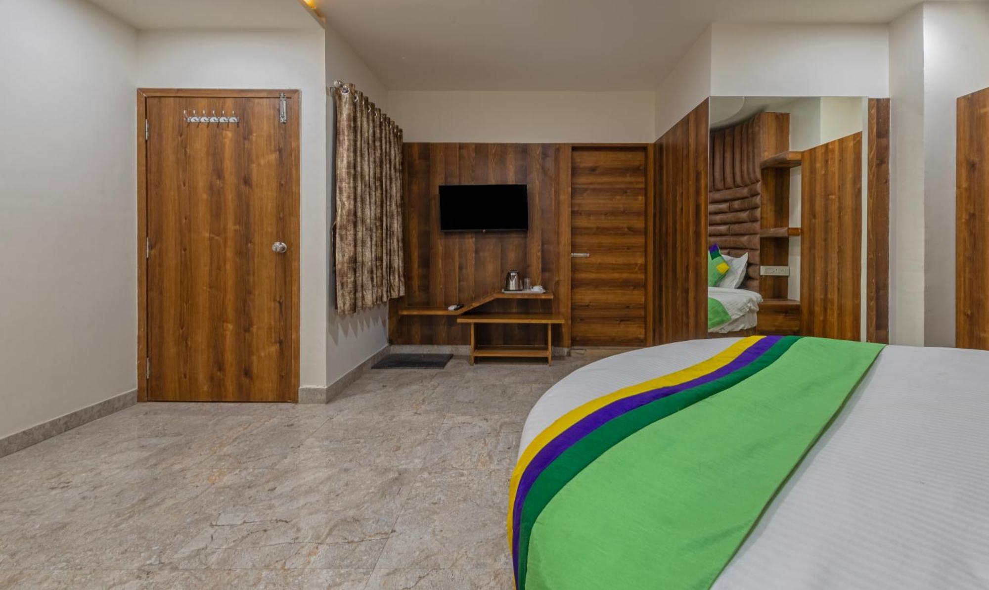 Hotel Treebo Eden Park, Ahmedabad Watuwa Exterior foto